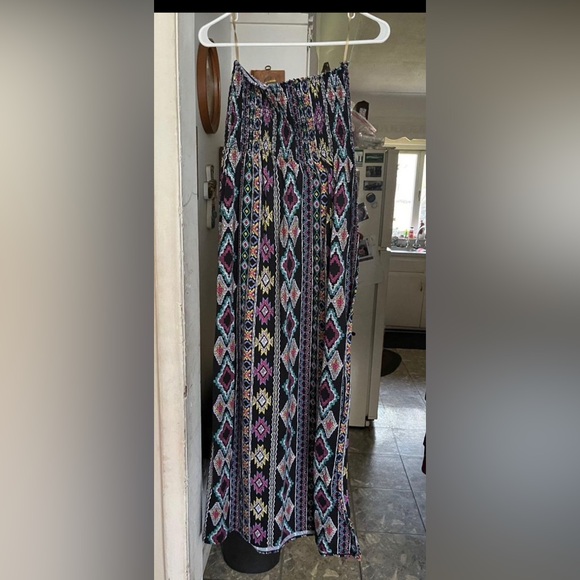 Ladies Sleeveless Dress - Picture 1 of 3